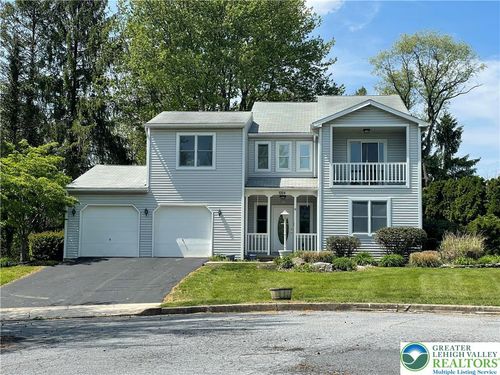 1324 Discus Cir, Whitehall, PA, 18052-6153 | Card Image