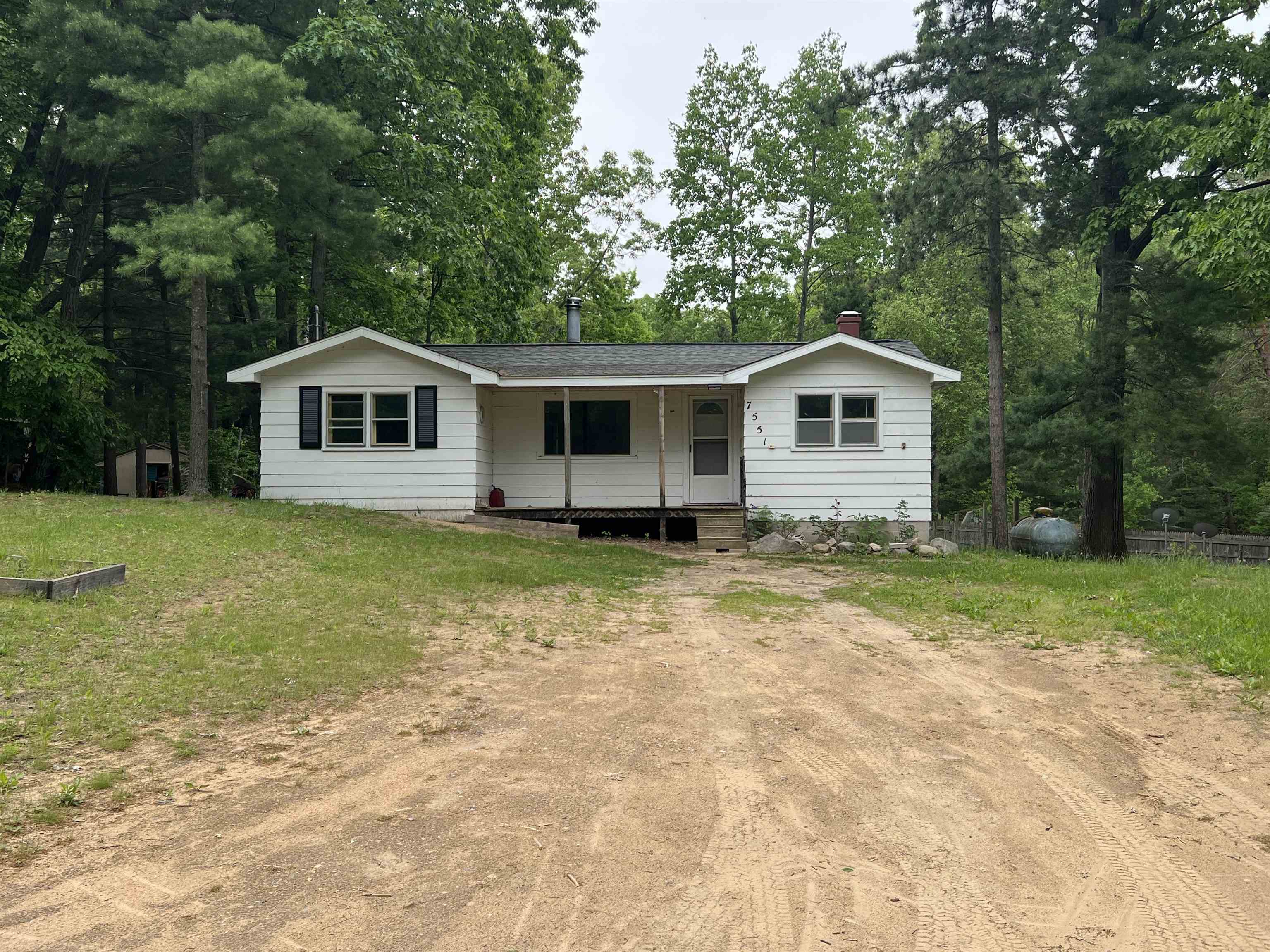 John R Ct, Lake, MI 48632