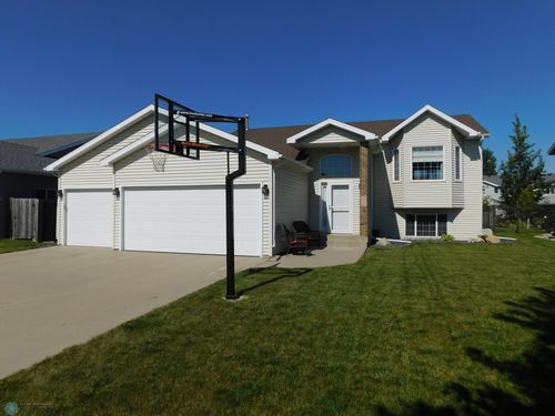 3956 11th St W, West Fargo, ND, 58078-7711 | Card Image