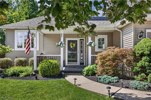 38408 Piccadilly Sq, Willoughby, OH, 44094-7532 | Card Image