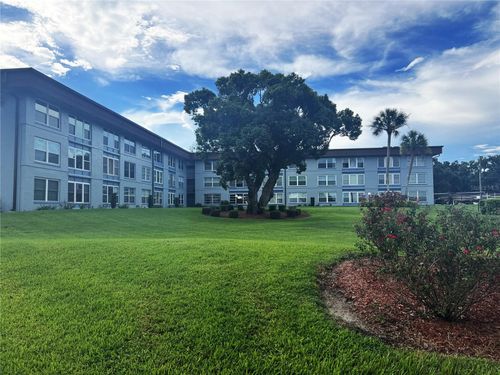 302b-333 Lake Howard Dr Nw, WINTER HAVEN, FL, 33880-2309 | Card Image