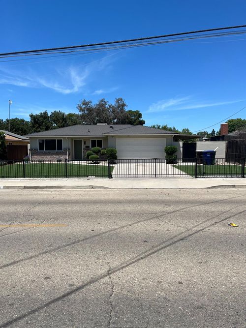 641 Kern St, Kingsburg, CA, 93631-2323 | Card Image