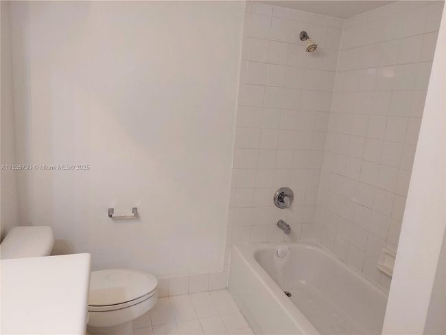APT-125 - 2640 S University Dr, Condo with 2 bedrooms, 2 bathrooms and null parking in Davie FL | Image 47