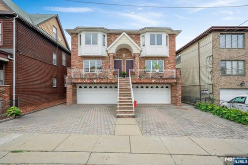 284 John St, Cliffside Park, NJ, 07010-1104 | Card Image