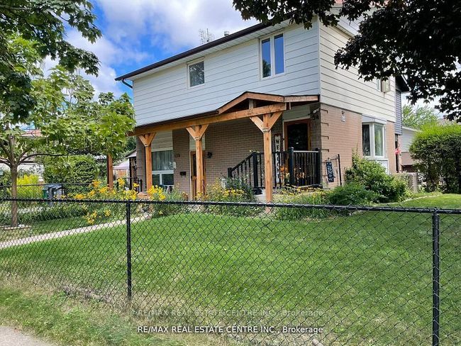 54 Archdekin Dr, House attached with 4 bedrooms, 3 bathrooms and 3 parking in Brampton ON | Image 6
