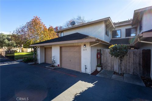 225 Village Circle Dr, Lompoc, CA, 93436-5617 | Card Image