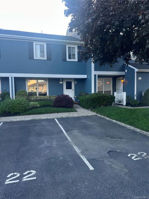 22-100 Baker Court, Hempstead, NY, 11558 | Card Image