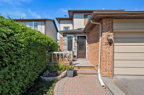 109 Borga Cres, Ottawa, ON, K1T2E1 | Card Image
