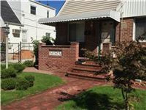 12105 196th St, Springfield Gardens, NY, 11413-1138 | Card Image