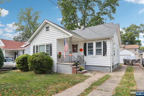 167 Vreeland Ave, Bergenfield, NJ, 07621-1930 | Card Image