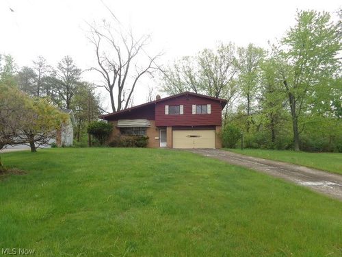 8085 Worthington Park Dr, Strongsville, OH, 44149-1544 | Card Image