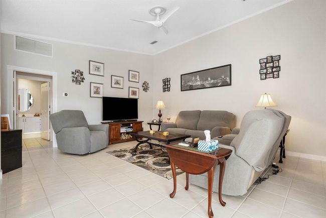 7770 Se Spicewood Cir, Condo with 2 bedrooms, 2 bathrooms and null parking in Hobe Sound FL | Image 4