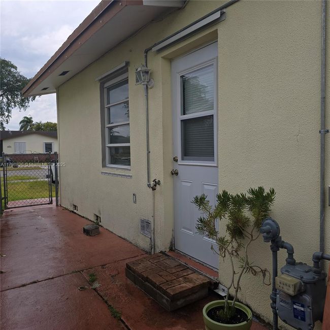 12900 Sw 81 St St, House other with 4 bedrooms, 2 bathrooms and null parking in Kendall FL | Image 14