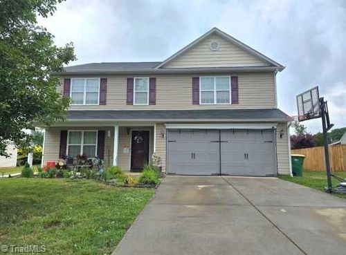 4555 Ramseur Dr, Winston-Salem, NC, 27101-6458 | Card Image