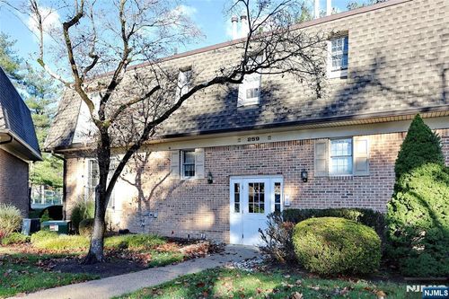 259 Collignon Way, River Vale, NJ, 07675-6364 | Card Image