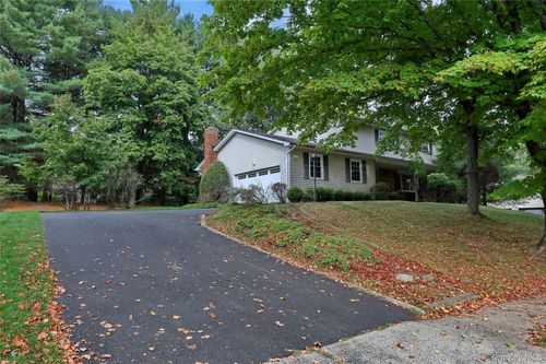 11 Ungava Dr, New City, NY, 10956-4125 | Card Image