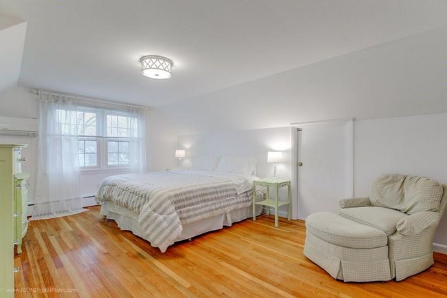 569 Turner Rd, Home with 4 bedrooms, 3 bathrooms and 6 parking in Middletown RI | Image 23
