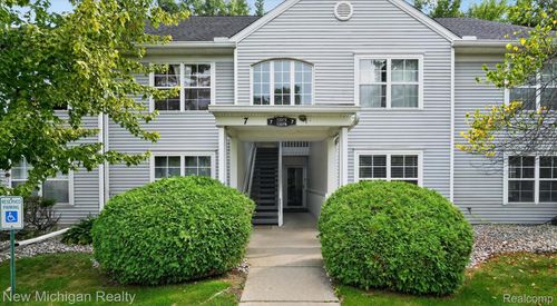 12372 Saint Andrews Way, Fenton, MI, 48430-8819 | Card Image