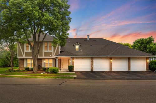 295-295 Coventry Cir, Vernon Hills, IL, 60061-1215 | Card Image