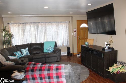 760 W 7th St, Garner, IA, 50438-1509 | Card Image