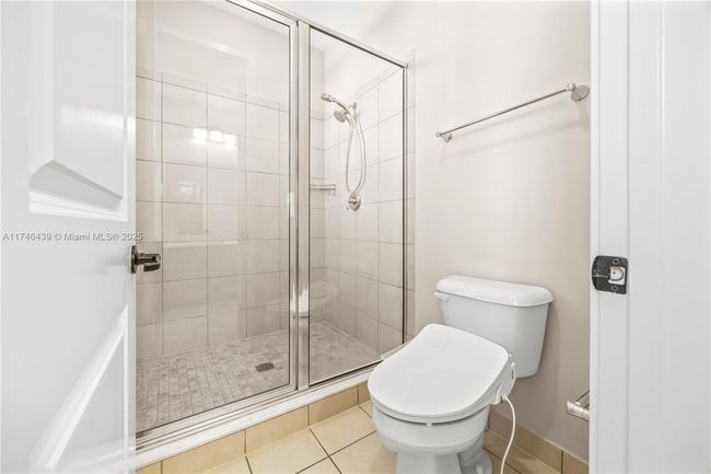 3346 W 96 Th Pl, House other with 3 bedrooms, 3 bathrooms and null parking in Hialeah FL | Image 14