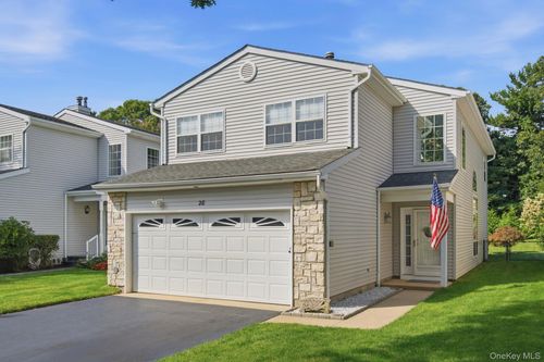28 Colony Dr, Holbrook, NY, 11741-2800 | Card Image