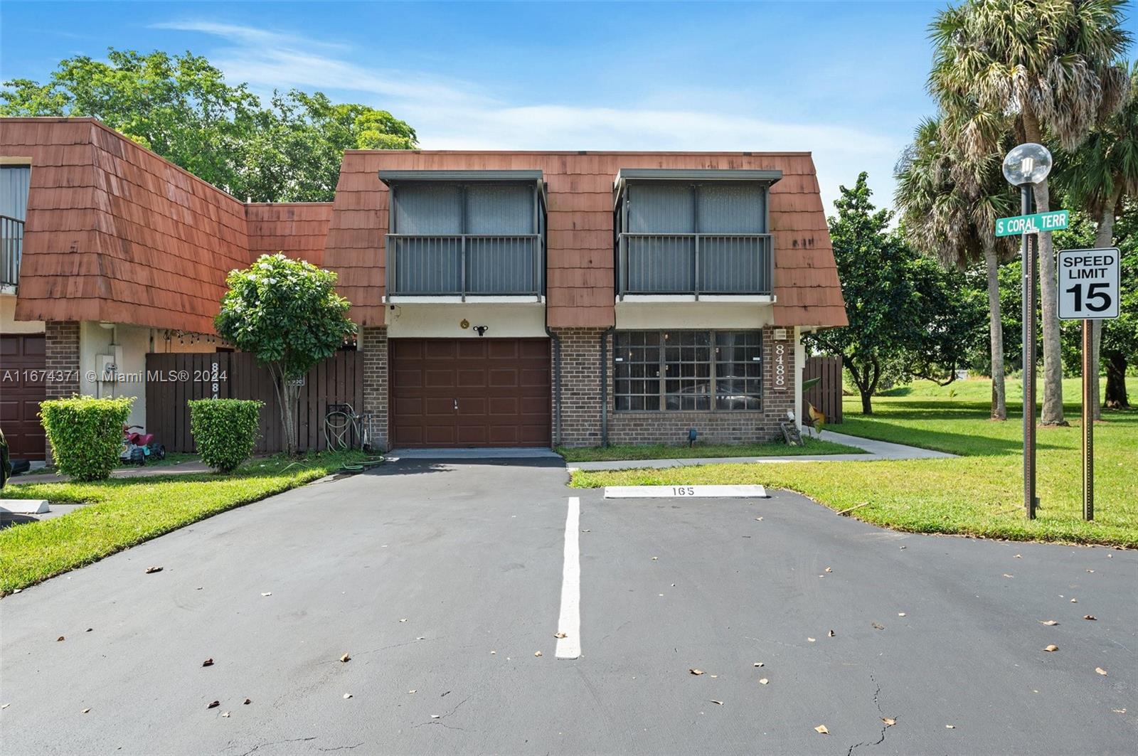 Coral Cir, North Lauderdale, FL 33068