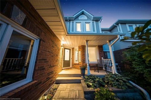100 Fairgreen Close, Cambridge, ON, N1T1T7 | Card Image