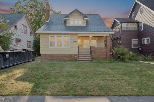 3996 Bluestone Rd, Cleveland Heights, OH, 44121-2452 | Card Image