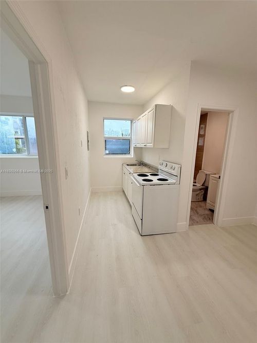 apt-28-871 Sw 3rd St, Miami, FL, 33130-2272 | Card Image