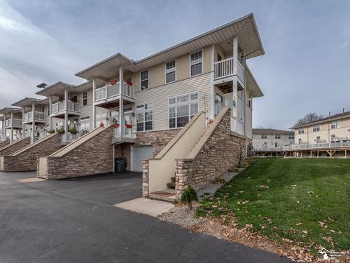 318 Beachwalk Trl, Luna Pier, MI, 48157-9402 | Card Image