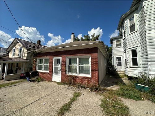 402 2nd St, Syracuse, NY, 13209-2140 | Card Image