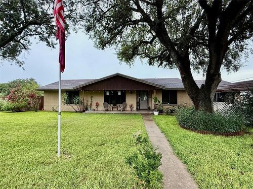 327 Taylor Rd, Falfurrias, TX, 78355-5213 | Card Image