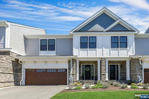 111 Woodmont Cir, River Vale, NJ, 07675-6576 | Card Image