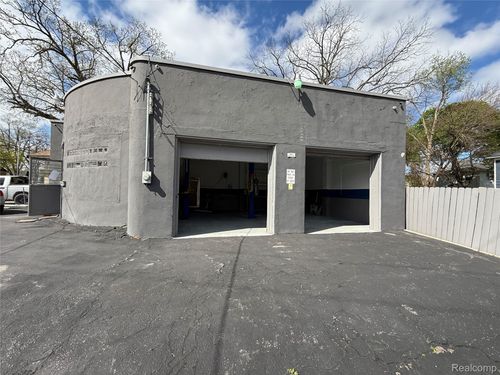 128 Baldwin Ave, Pontiac, MI, 48342-1211 | Card Image