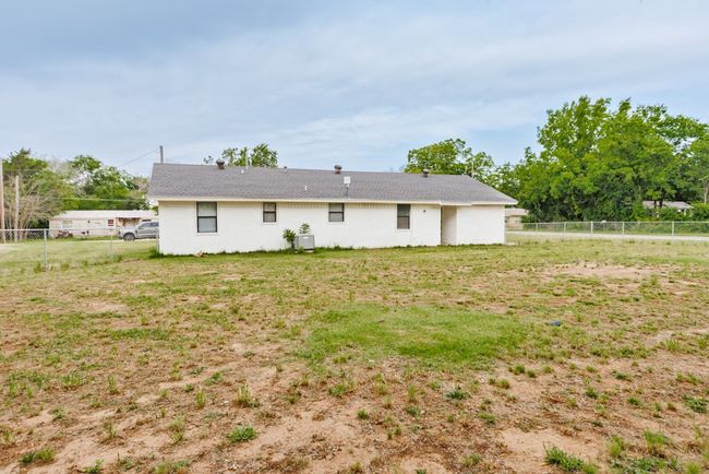 510 N Proctor St, House other with 3 bedrooms, 2 bathrooms and null parking in Alvord TX | Image 5