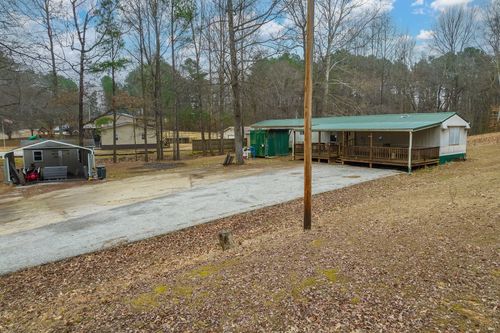 365 Parker Cir, Wildersville, TN, 38388-8386 | Card Image