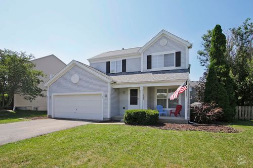 9 W Dahlia Ln, Round Lake Beach, IL, 60073-4042 | Card Image