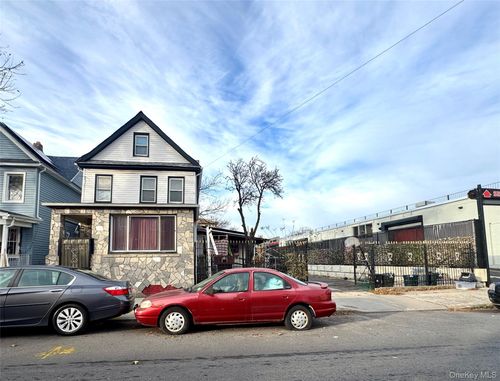 134-15 102nd Ave, South Richmond Hill, NY, 11419-2303 | Card Image