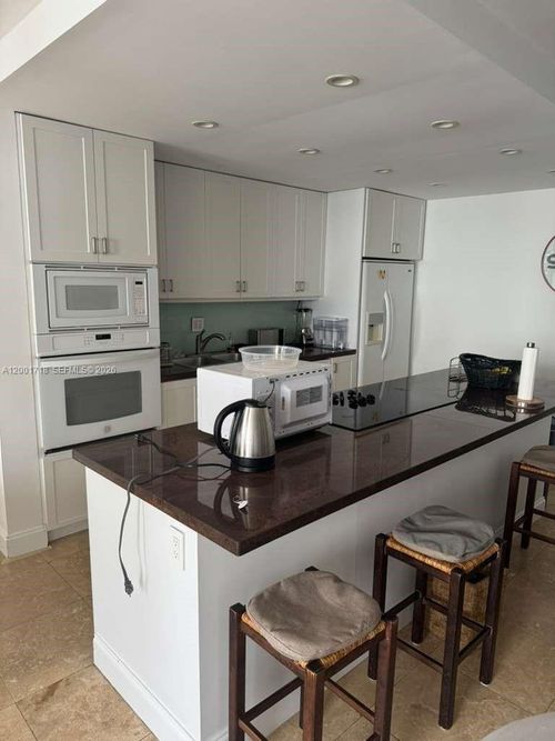 apt-462-121 Crandon Blvd, Key Biscayne, FL, 33149-1546 | Card Image