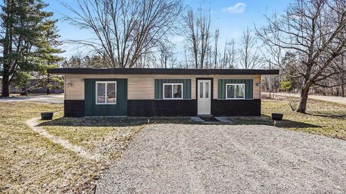 4042 S Oak Dr, Beaverton, MI, 48612-8813 | Card Image