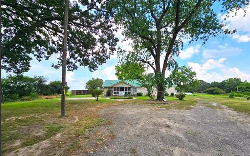 216 Happy Rd, Clinton, AR, 72031 | Card Image