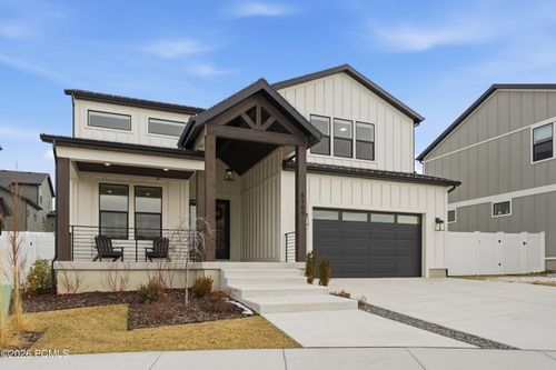 8569 S Round Stone Cv, Sandy, UT, 84094-1232 | Card Image