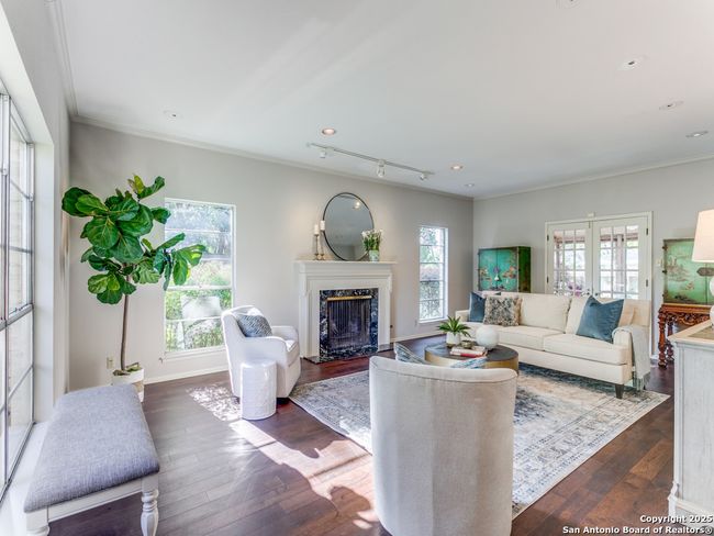 206 Sir Arthur Ct, House other with 4 bedrooms, 4 bathrooms and null parking in Castle Hills TX | Image 6