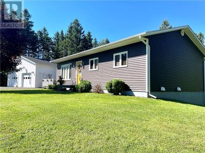 15 Brentwood Dr, House other with 3 bedrooms, 2 bathrooms and null parking in Newbridge NB | Image 3