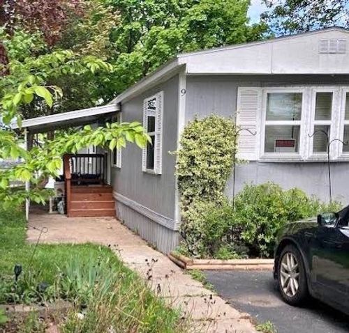 9 Parkview Dr, Avon, NY, 14414-9554 | Card Image