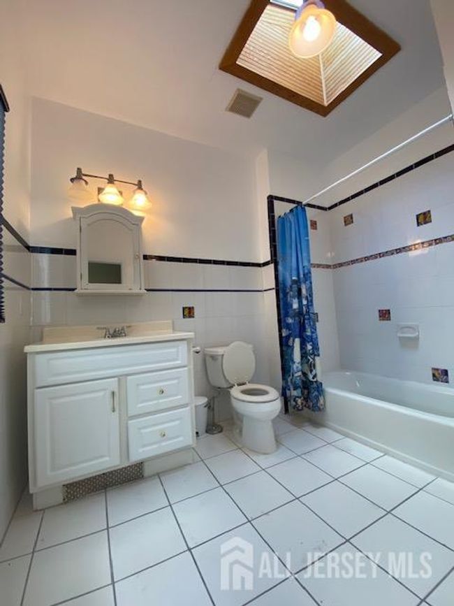 68 Wilmot St, House other with 3 bedrooms, 3 bathrooms and null parking in East Brunswick NJ | Image 26