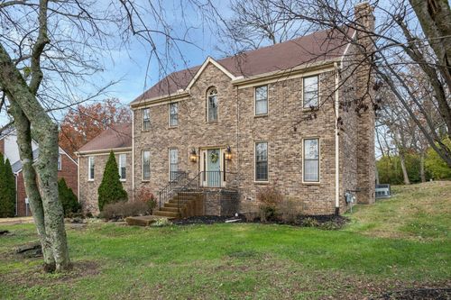 123 Saint Andrews Dr, Franklin, TN, 37069-7066 | Card Image