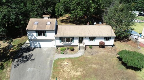 33 Manor Dr, Trumbull, CT, 06611-3924 | Card Image