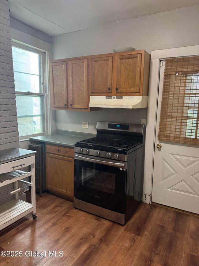1 - 680 State St, Home with 2 bedrooms, 1 bathrooms and null parking in Albany NY | Image 4